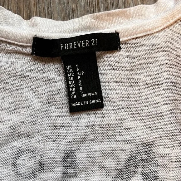 womens graphic tee size small - Picture 3 of 3